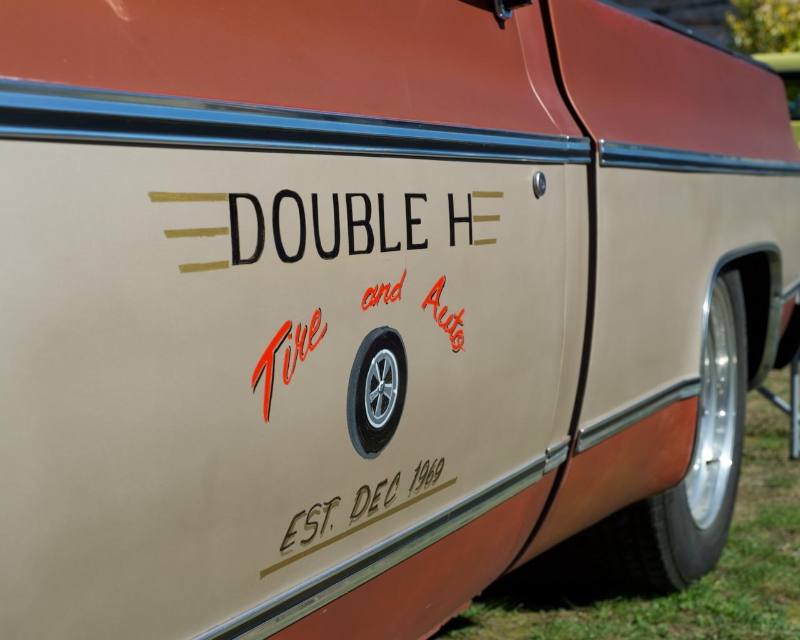 Double H Tire & Auto door lettering